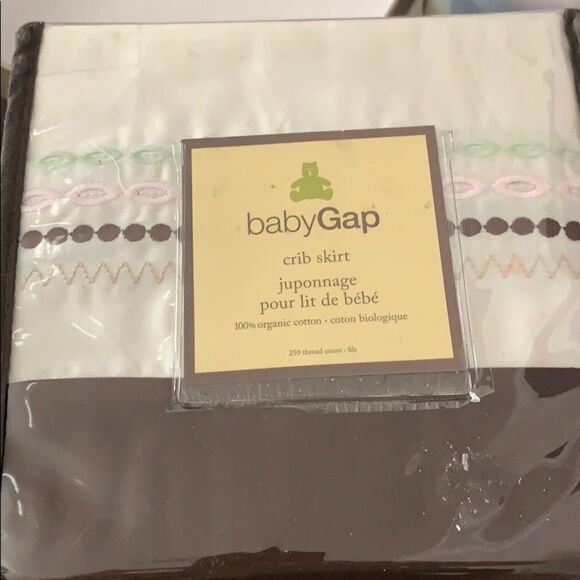 🙌Last deal 🙌Gap crib skirt - Picture 1 of 5